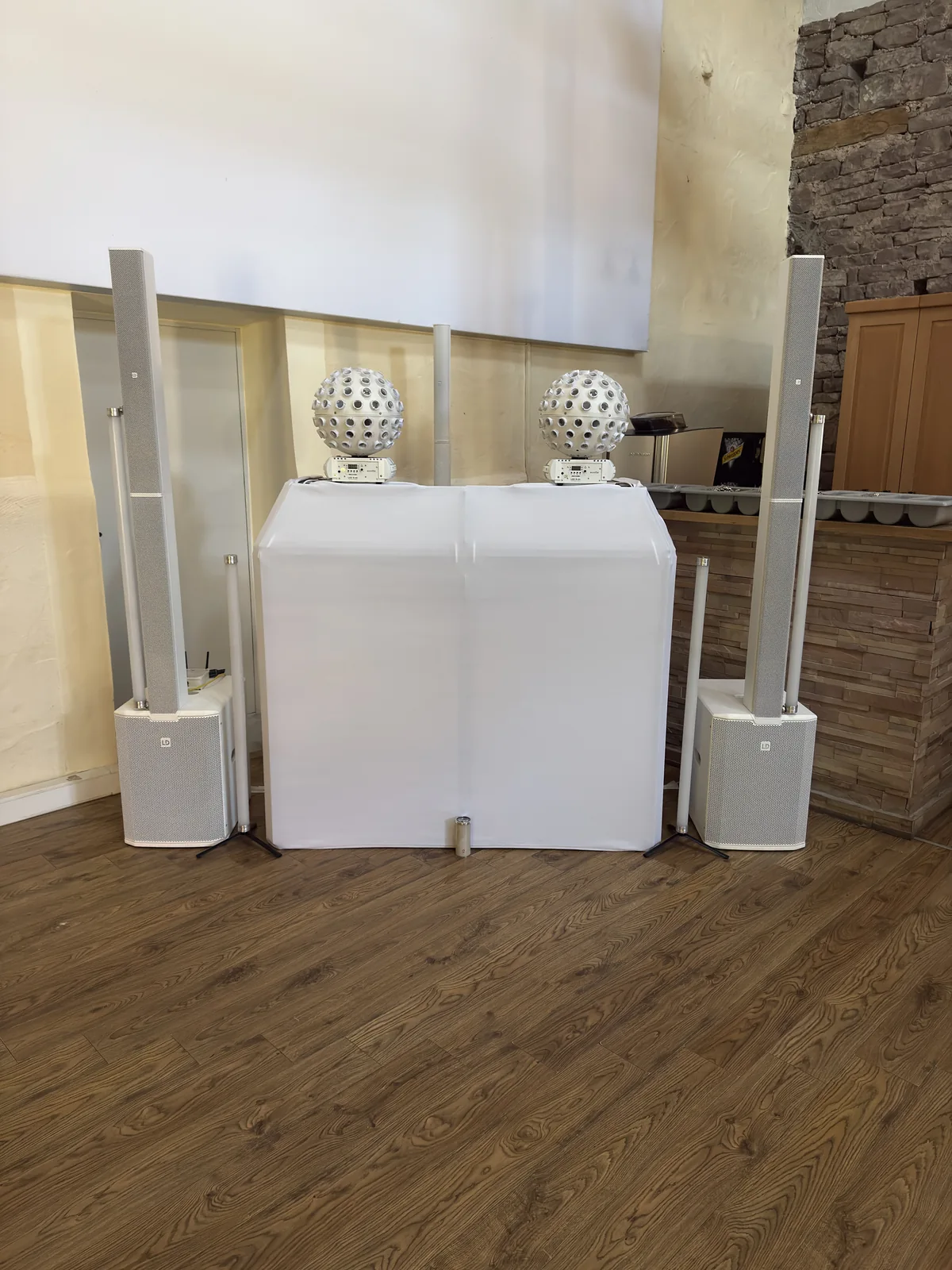 Installation DJ blanche au Heckenaschbacherhof