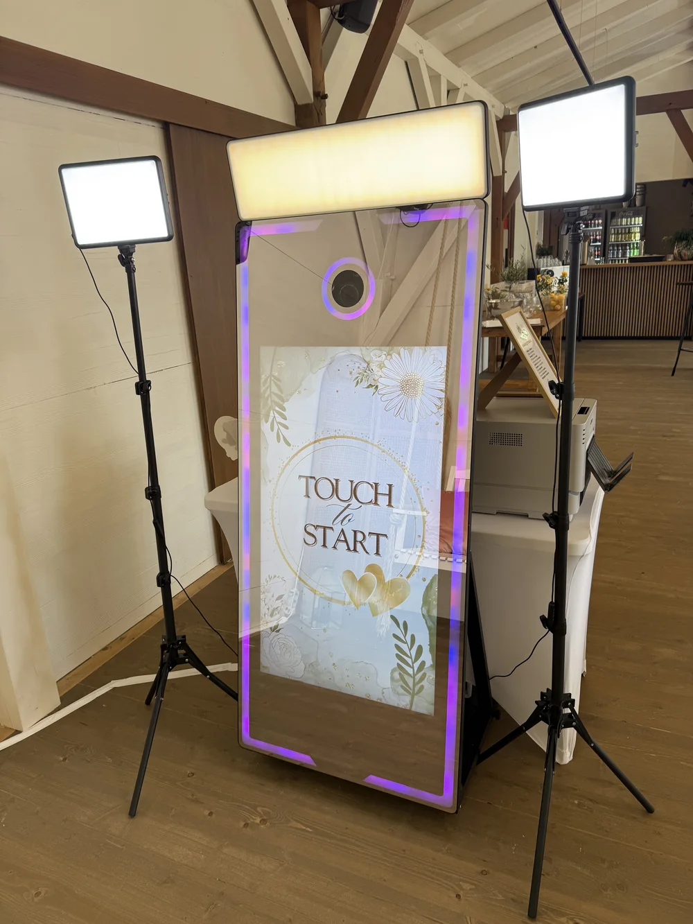 Photo mirror with a floral welcome screen and lighting