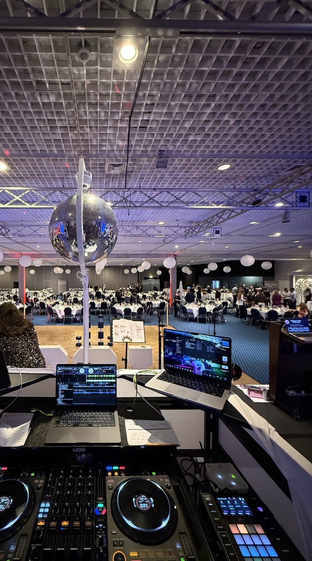 View from the DJ booth into the festively laid hall of the Parc Hotel Alvisse