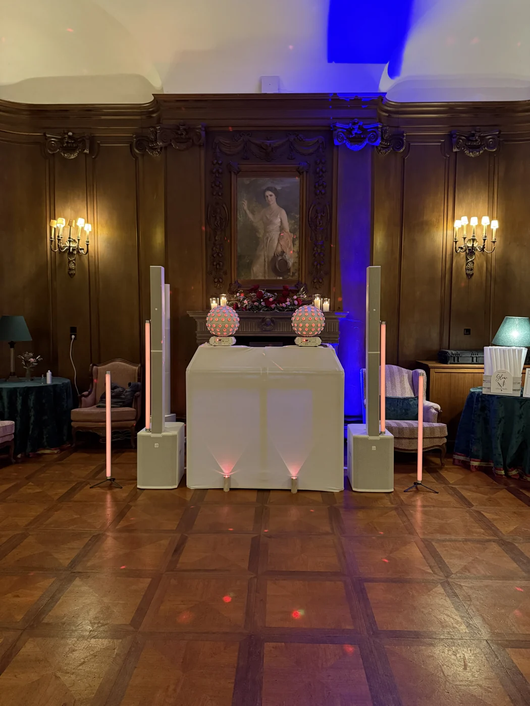 Mein weißer DJ-Aufbau im Schloss Saareck in Mettlach